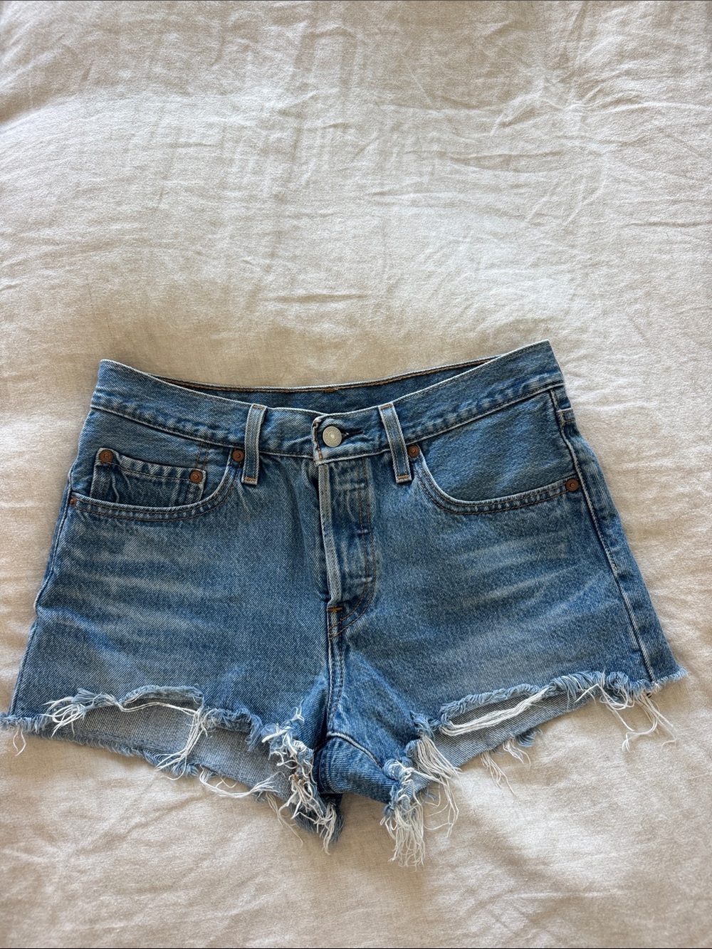 Levi’s 501 shorts - size 27